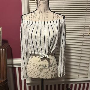 La Hearts Black and White Off-Shoulder Tie Front Blouse